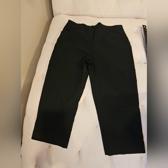 ✨️5 For $25✨️ Womens pull on cropped pants - Picture 10 of 13